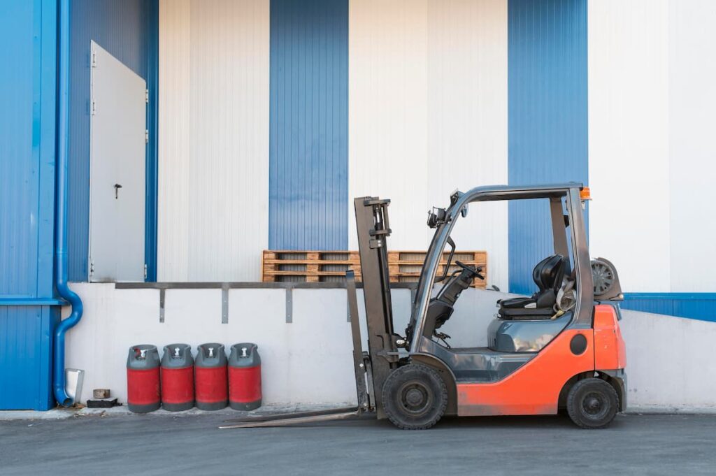 Maximiza tu Flota y conoce las partes de un montacargas 4 centro logistico carretilla elevadora 2 1