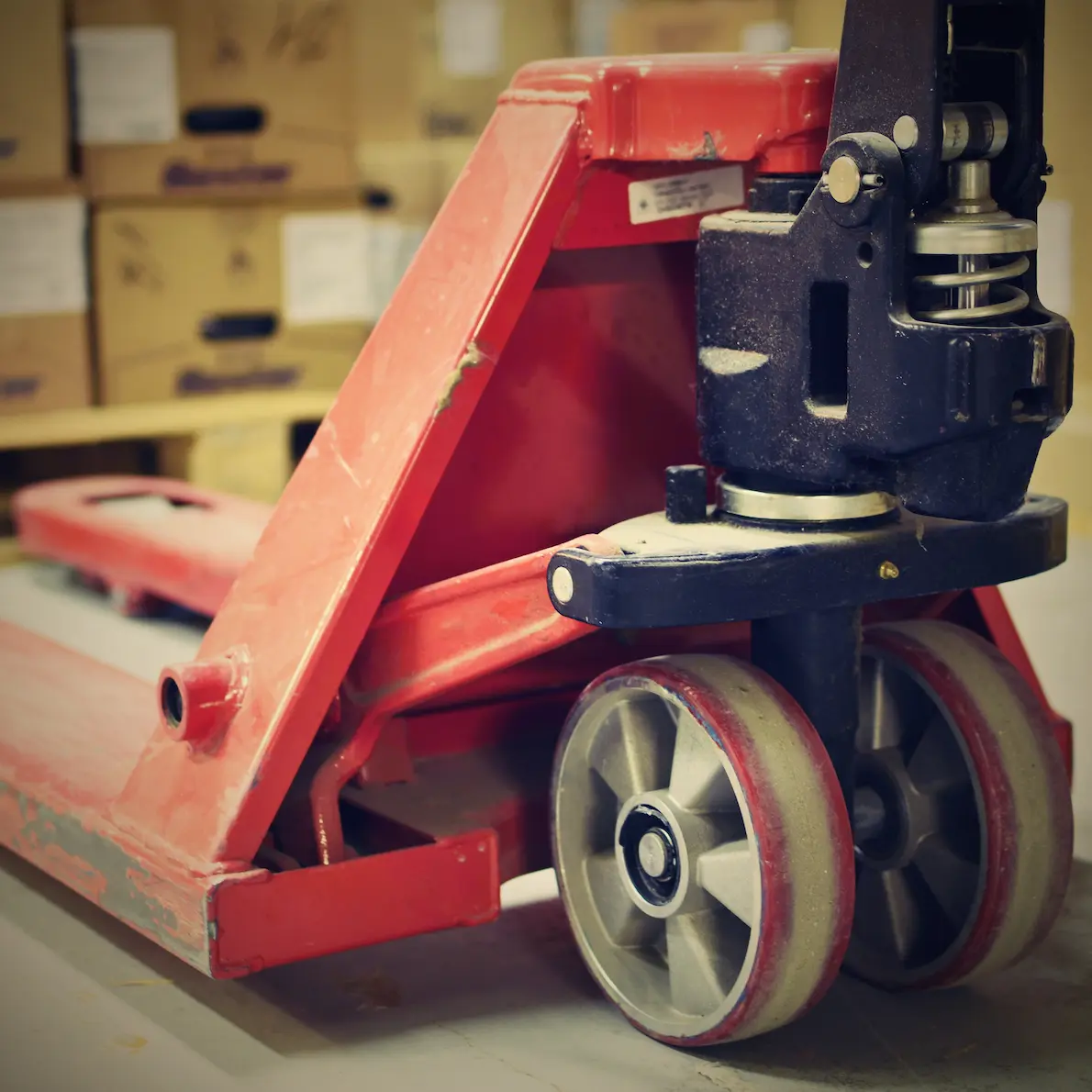 Patines Hidráulicos NOBLELIFT: Movilidad sin límites para cargas pesadas con menos esfuerzo 2 Patines Hidráulicos NOBLELIFT