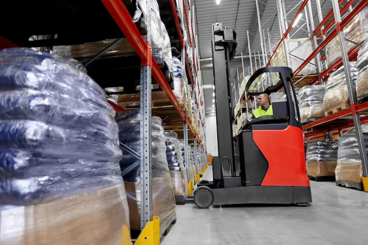 Renta de Apiladores Eléctricos en Toluca: La Solución Inteligente para Optimizar tu Almacén 3 Renta de Apiladores Eléctricos en Toluca