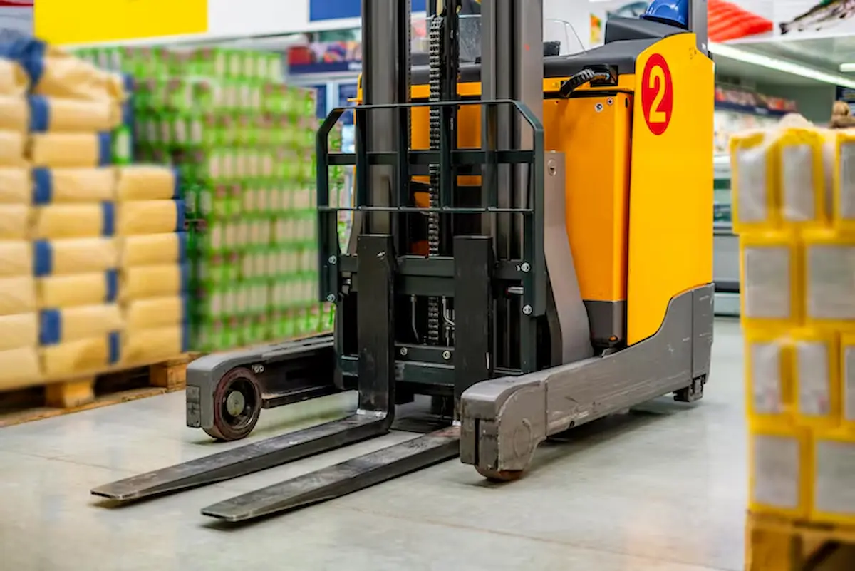 Renta de Apiladores Eléctricos en Toluca: La Solución Inteligente para Optimizar tu Almacén 2 Renta de Apiladores Eléctricos en Toluca